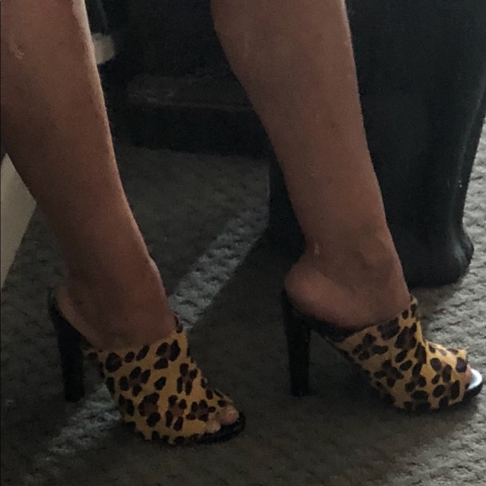 🐯Jeffrey Campbell Curie-F Giant Leopard Mule🐯. - Picture 5 of 7